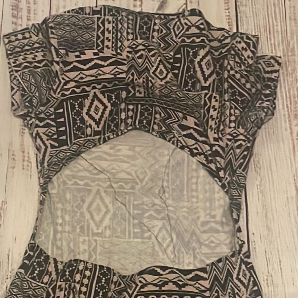 Geometric pattern dress - Picture 3 of 4